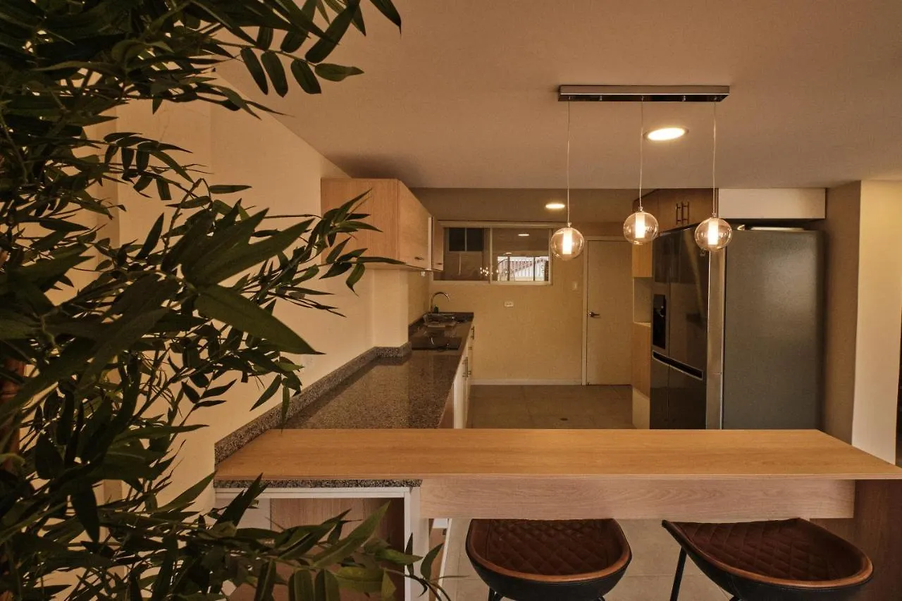 Homestay Casa Floresta - Habitaciones Con Bano Privado Quito