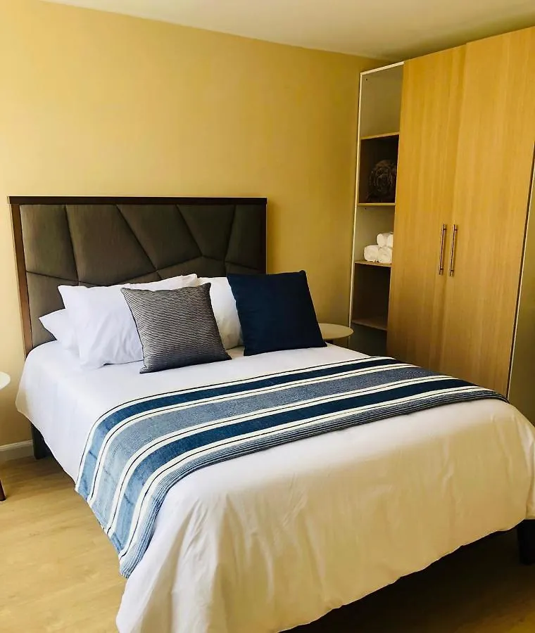 Casa Floresta - Habitaciones Con Bano Privado Quito Homestay