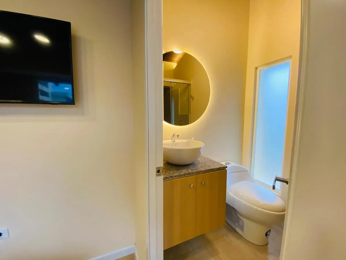 Casa Floresta - Habitaciones Con Bano Privado Quito Ecuador