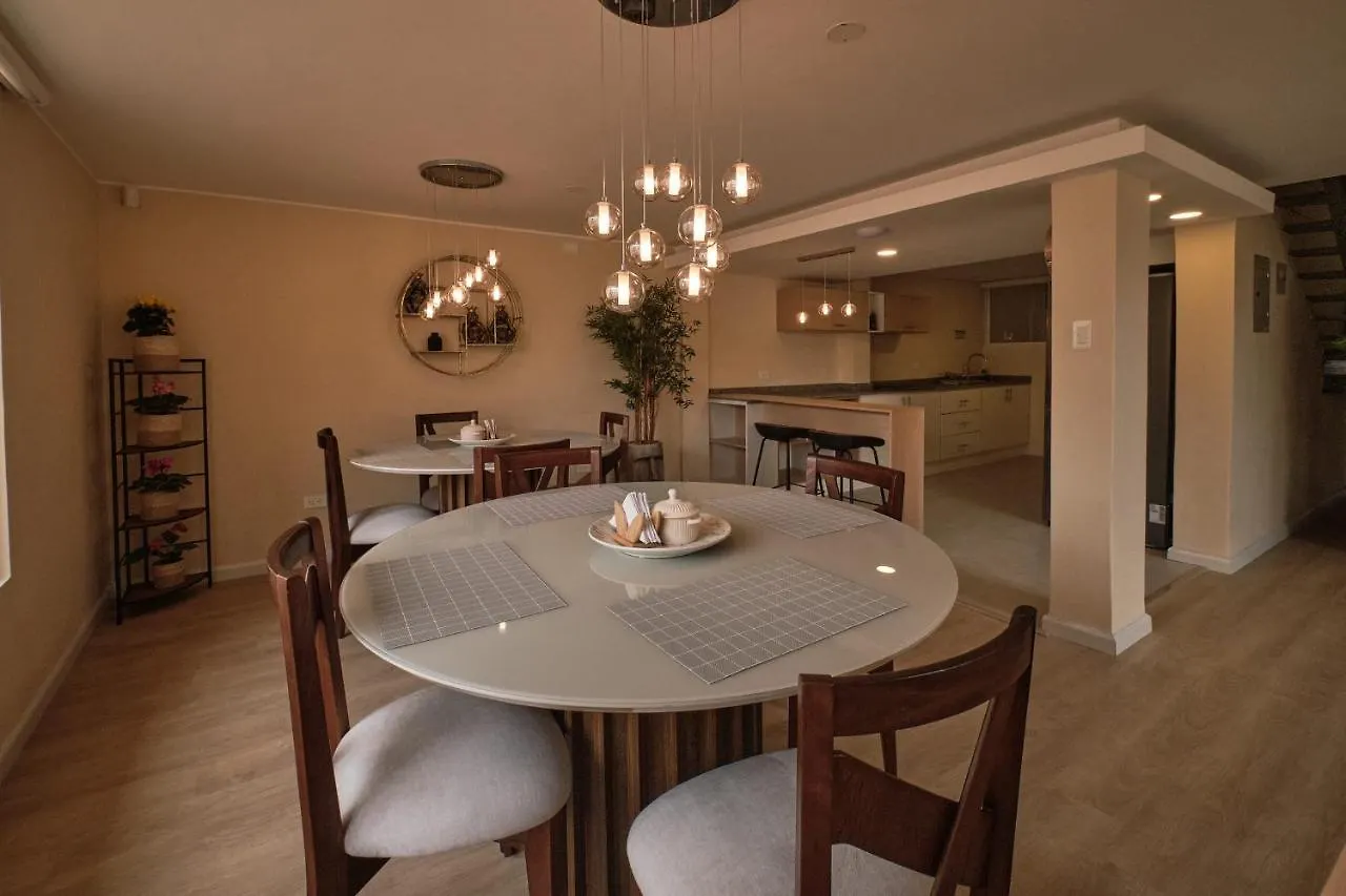 Casa Floresta - Habitaciones Con Bano Privado Quito Homestay