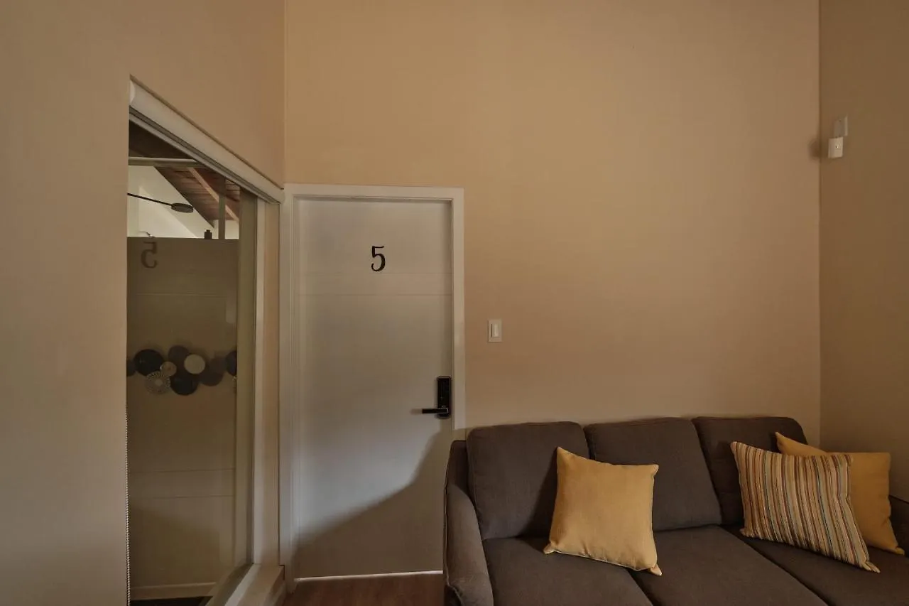 Casa Floresta - Habitaciones Con Bano Privado Quito 0*,
